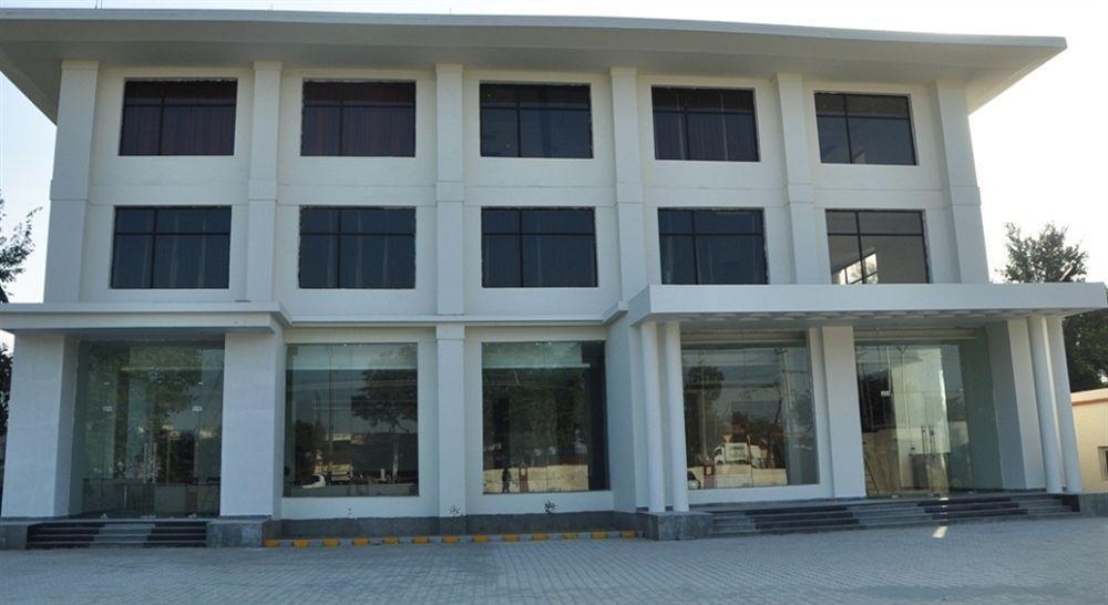 Madhu Resort Agra  Extérieur photo