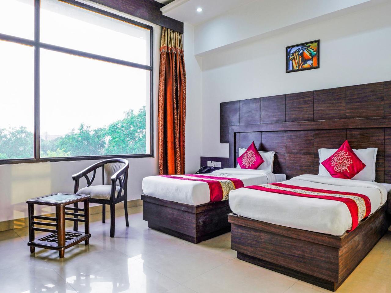 Madhu Resort Agra  Extérieur photo