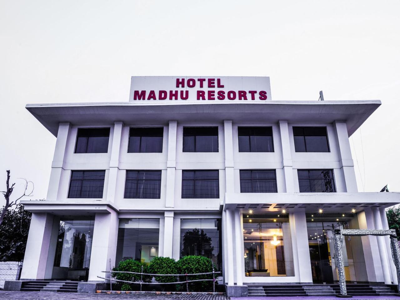 Madhu Resort Agra  Extérieur photo